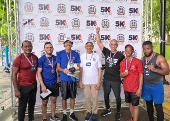 Primer Maratón 5K del Senado lo conquistan los colaboradores Luis de Los Santos y Edilania Pichardo