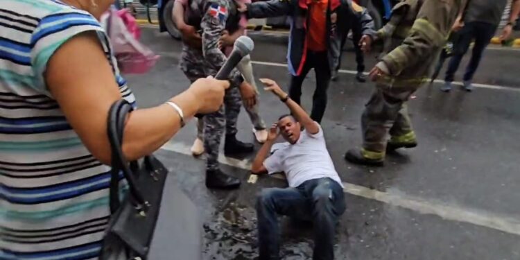 Sindicato de Trabajadores de la Prensa condena agresión a reportero y periodistas que cubrían incendio en plaza comercial de Santiago