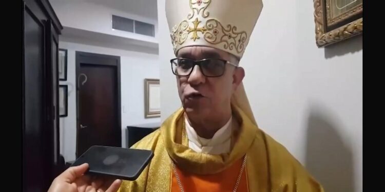 Arzobispo de Santiago respalda blindaje a la Constitución propuesto por el presidente Luis Abinader