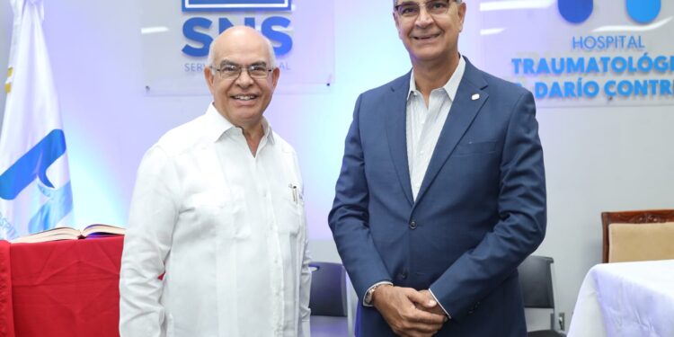 Hospital Darío Contreras realiza misa de acción de gracia por sus 64 años de fundado