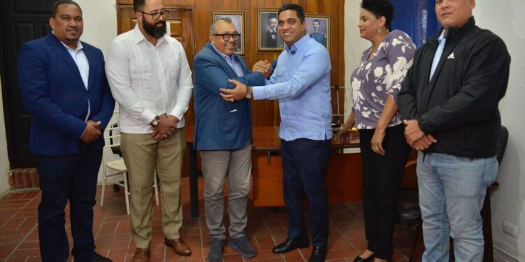 Kelvin Cruz mantendrá relación sana con los cronistas deportivos