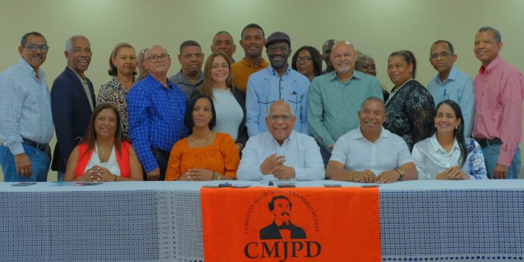 Corriente Magisterial Juan Pablo Duarte presenta al profesor Miguel Fernández como su candidato a presidencia de la ADP.