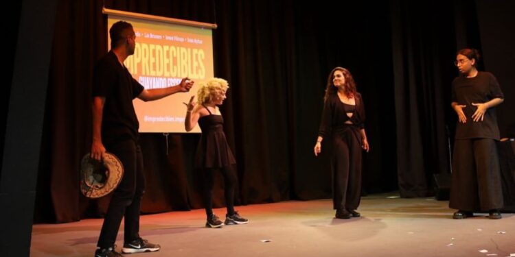 Presentan obra “Impredecibles” en el Teatro Nacional