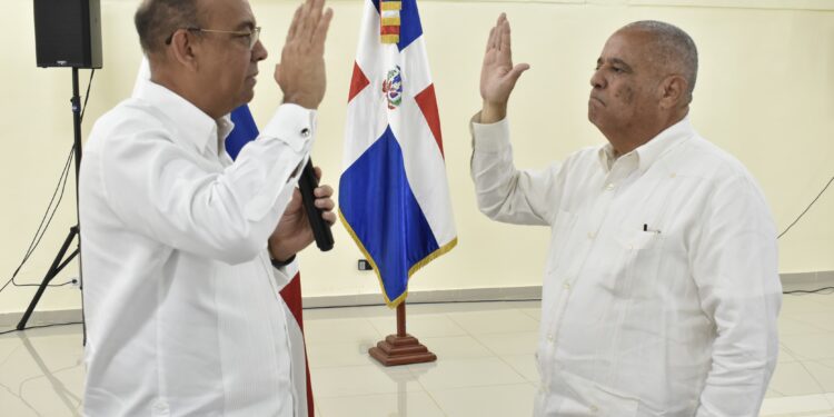 Rodolfo Valera Grullón asume la Dirección General de Embellecimiento de Carreteras y Avenidas
