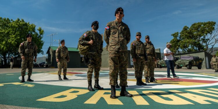 Comandante General del Ejército realiza recorrido por la zona fronteriza