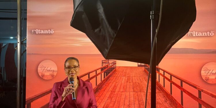 Presentan nuevo programa de televisión sobre salud mental por la doctora Hichez