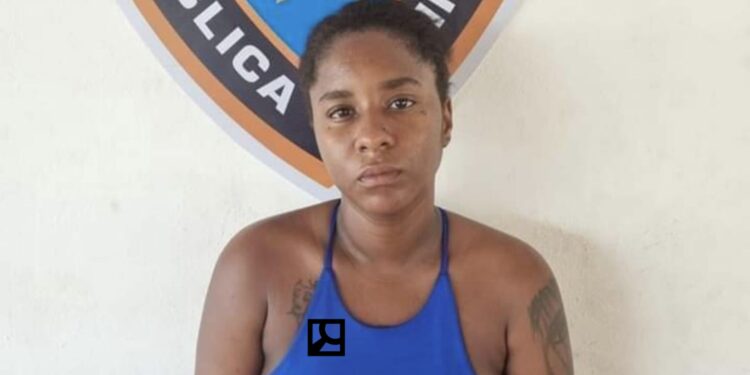 Arrestan mujer que cortó el cráneo de su hija en Moca