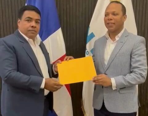 CNTU entrega propuesta a director Intrant en busca de frenar accidentes de tránsito en RD