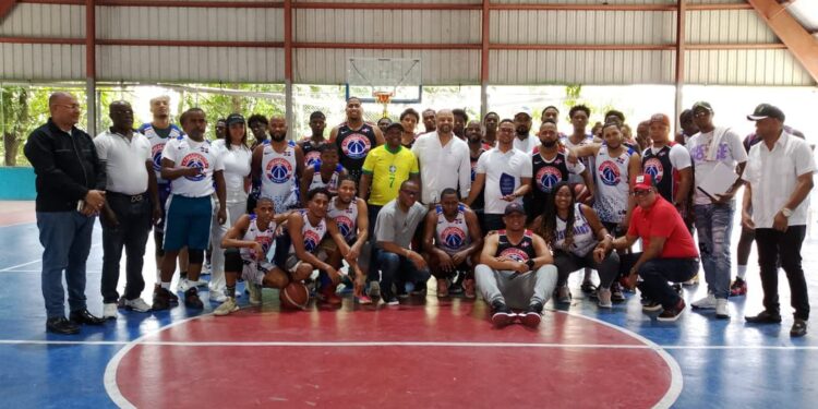 Los 300 Basketball Club realiza torneo cuadrangular en honor al ingeniero Sandy de la Cruz