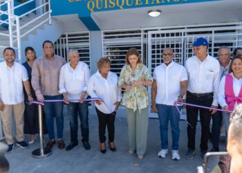 Entregan totalmente remozado Club Cajuquis en el 12 de Haina