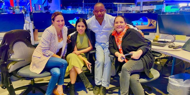 Dominicano Ramón Carmona recibe Premio Emmy por su destacada labor en Noticiero Univisión