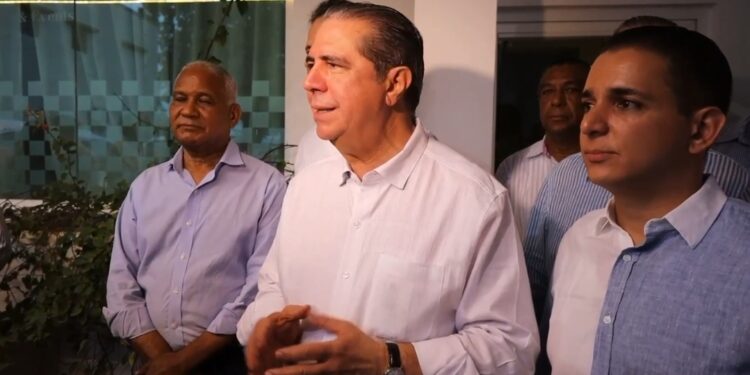 Francisco Javier insta a Abinader desistir reforma constitucional y concentrarse en males del país