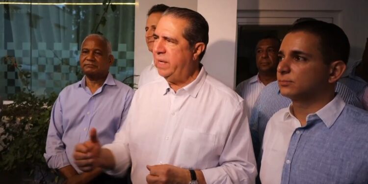 Francisco Javier insta a Abinader desistir reforma constitucional y concentrarse en males del país