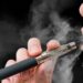 Continua consumo de vaper o cigarrillos electrónicos en centros educativos, ante mirada indiferente de autoridades