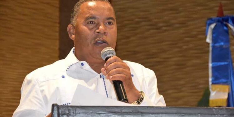 Maestro advierte Gobierno dirige plan orquestado para destruir la ADP