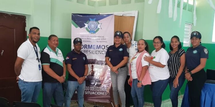 Policía Nacional y MIP imparten a estudiantes de Baní conferencia sobre los “Efectos del Vape en Jóvenes”