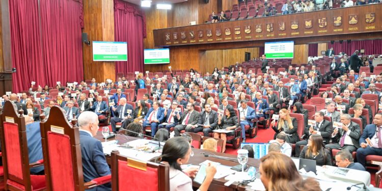 Asamblea Nacional Revisora aprueba en primera lectura modificaciones a siete artículos Carta Magna