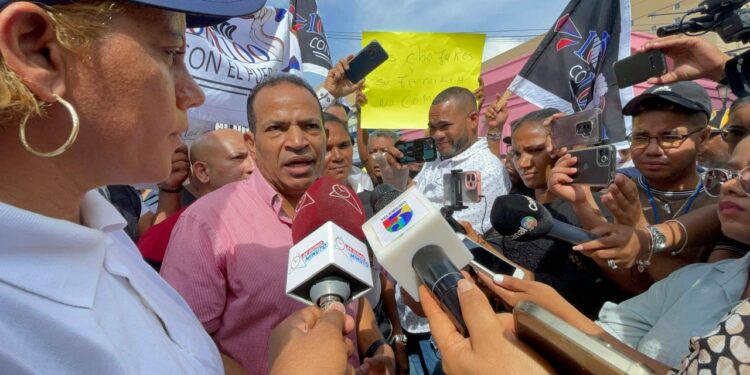 Transportistas aprueban en Asamblea plan de lucha