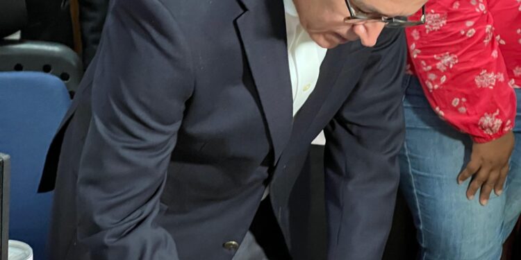 Francisco Domínguez Brito inscribe candidatura a presidente del PLD