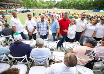 Alcalde de Salcedo Juan Ramón Hernández encabeza inauguración Juegos Municipales 2024