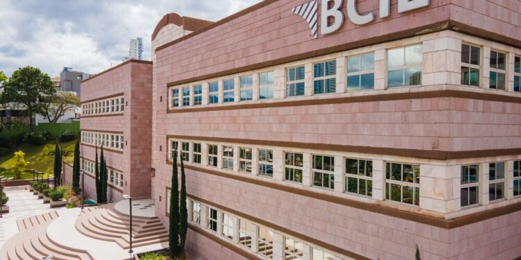 Banco Centroamericano de Integración Económica dispuesto a respaldar proyecto del Tren Metropolitano de Santo Domingo