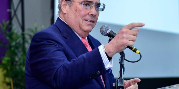 Charlie Mariotti: “Con la crisis del pollo el gobierno pone un huevo más”