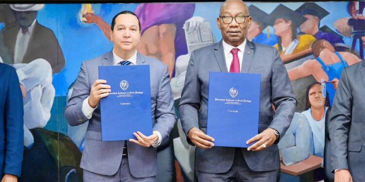 Uasd-IDEICE firman convenio para fomentar investigación científica en educación