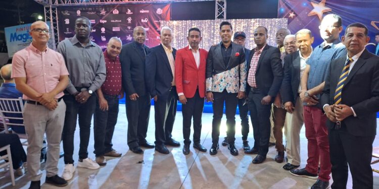 Premios Triunfo 2024 reconoce a Nelson Gutiérrez en Santo Domingo Norte