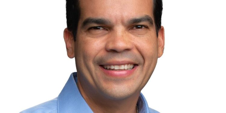 Wellington Arnaud realiza encuentro con comunitarios de la provincia San Cristóbal