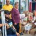 Felipe Félix (Kuki) lleva tradicional reparto “Navidad con Dignidad” a familia escasos recursos SDO