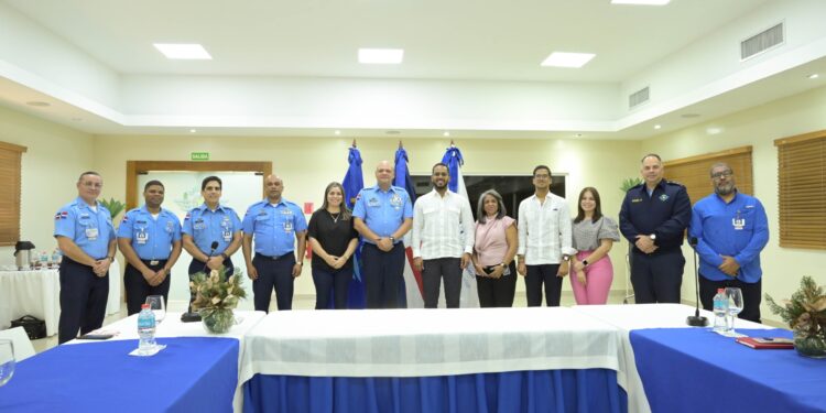 ITLA y CESAC firman convenio de apoyo integral en Innovación Tecnológica y Seguridad Aérea