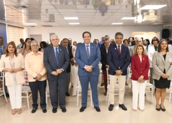 Ministro de Salud, Víctor Atallah presenta 26 documentos normativos para fortalecer la calidad en la atención sanitaria