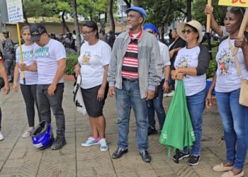 Exigen cese de desalojos forzosos en el Día de los Derechos Humanos