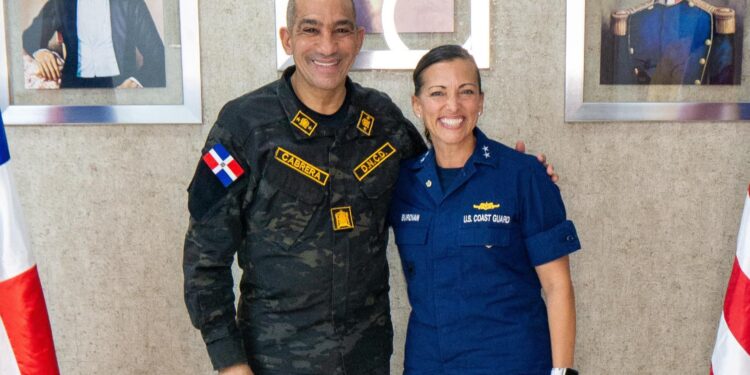 Presidente DNCD se reúne con directora&nbsp; Fuerza Tarea Conjunta Interagencial Sur de EE.UU