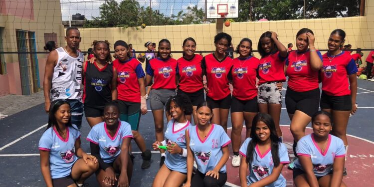 Club 16 de Agosto realiza torneo navideño de Voleibol
