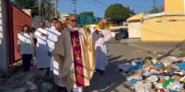 Sacerdote de Parroquia San Francisco, en SDN, pide a alcaldesa del Distrito Nacional acudir en su auxilio