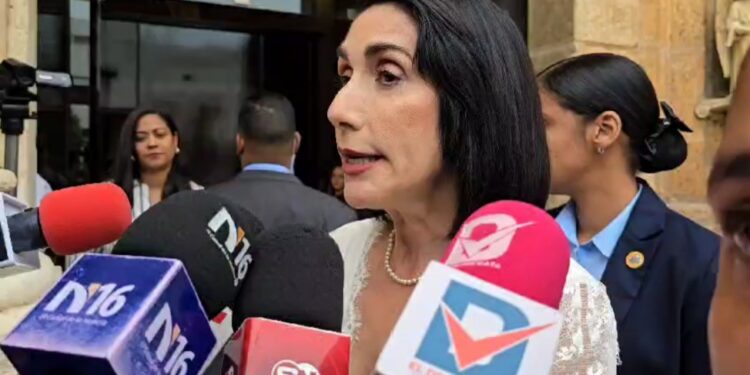 Primera Dama afirma se trabaja desde la presidencia para contrarrestar agresiones que dejan menores de edad en la horfandad