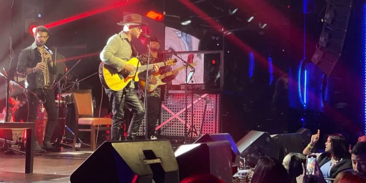 Zeo Muñoz llena el Hard Rock con un concierto inolvidable
