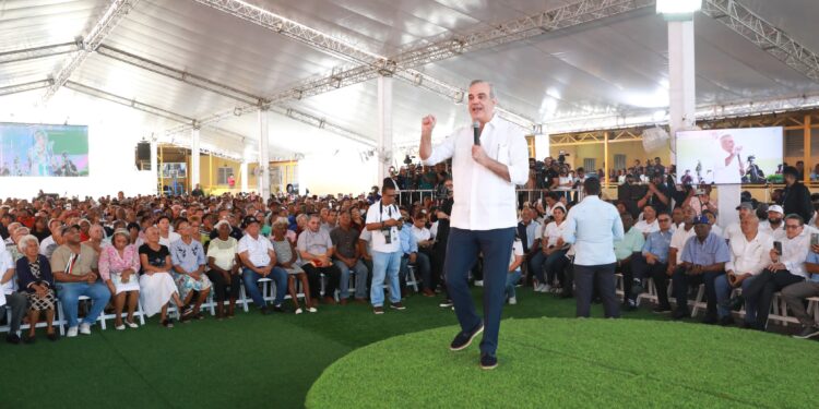 Gobierno lanza proyecto de titulación en el norte del Distrito Nacional, beneficiando a más de 30,000 personas