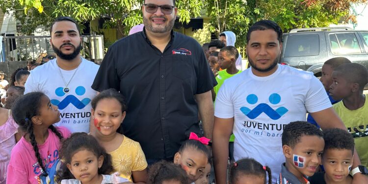 Fundación “Juventud por mi Barrio” lleva alegria a decenas de niños con reparto de juguetes