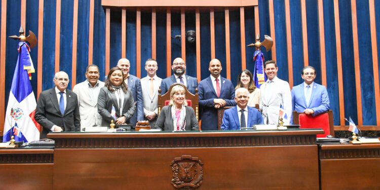 Senado de la República recibe delegación de legisladores del Estado de Massachusetts