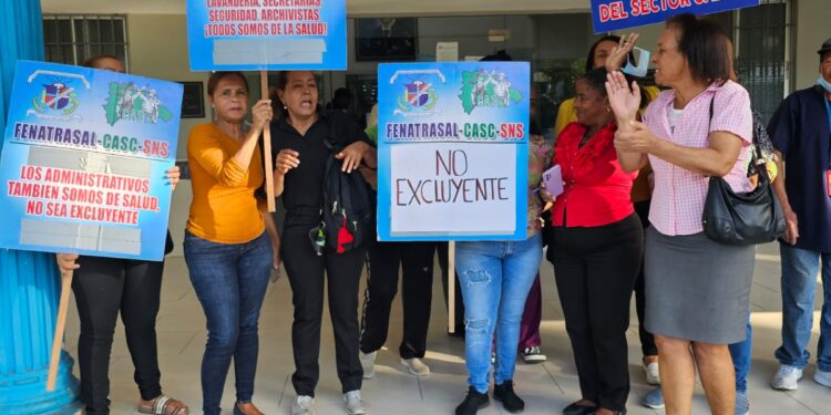 Gremios del sector salud paralizan labores en varios hospitales en demandan de aumento salarial para administrativos y personal de apoyo