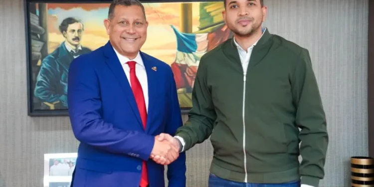 Presidente de Fedomu recibe al Ministro de la Juventud