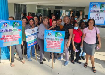 Gremios del sector salud dan compás de espera al presidente Abinader quien garantizó aumentar salario al personal administrativo y de apoyo