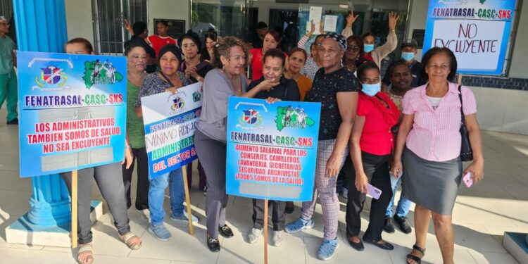 Gremios del sector salud dan compás de espera al presidente Abinader quien garantizó aumentar salario al personal administrativo y de apoyo