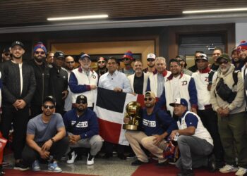 Ministro de Deportes Kelvin Cruz recibe los campeones de la Serie del Caribe