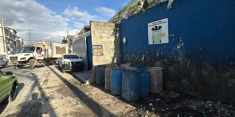 Alcaldía del Distrito Nacional elimina vertedero improvisado en La Yagüita