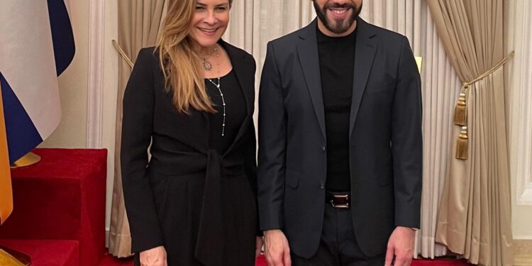 Carolina Mejía participa en reunión con el presidente de El Salvador Nayib Bukele