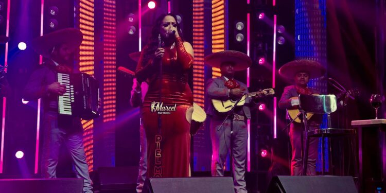 Marcel piel morena sold out “Llena de Amor” en Lungomare