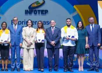 Líderes políticos, sindicales y empresariales aplauden a INFOTEP por su contribución al futuro laboral del país